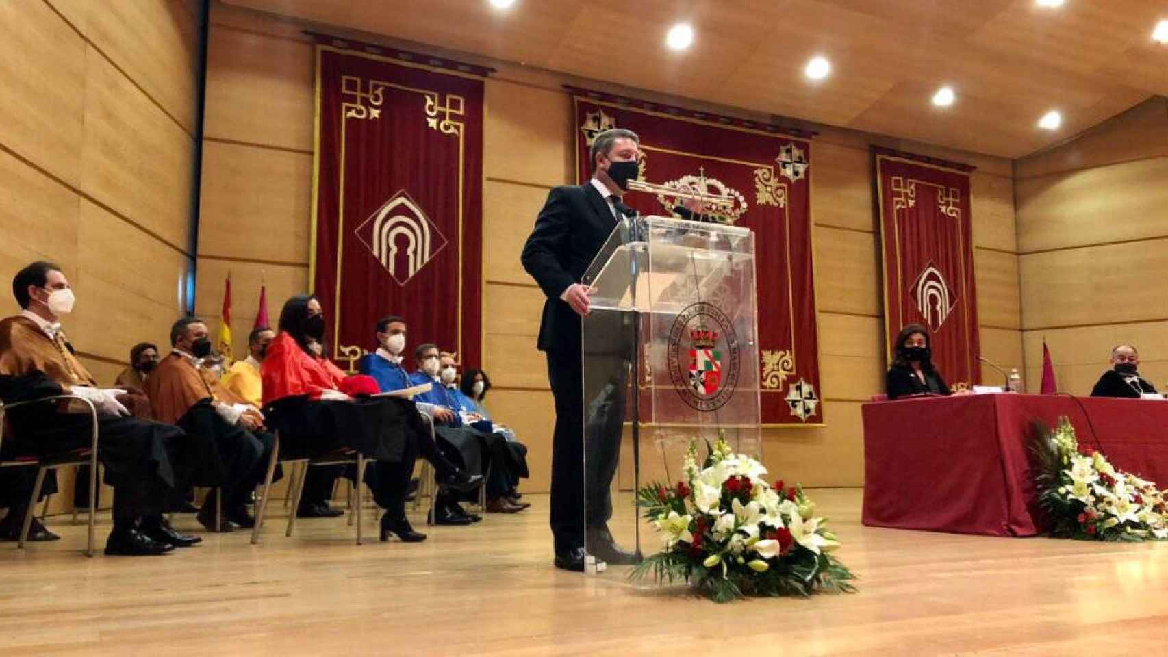 El presidente de Castilla-La Mancha, Emiliano García-Page, este viernes en la toma de posesión de Julián Garde como nuevo rector de la UCLM