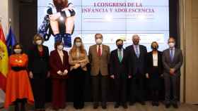 Los decanos de los colegios de abogados de Madrid y Barcelona junto a los organizadores del congreso./