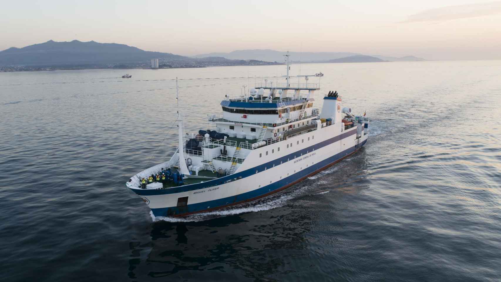 Buque Miguel Oliver en la ría de Vigo