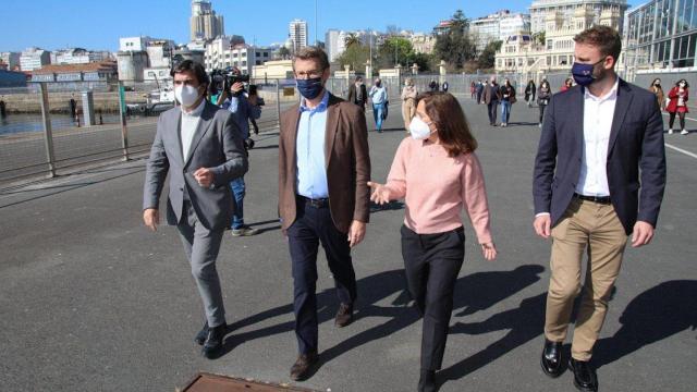 El presidente de la Xunta y la alcaldesa visitaron el muelle