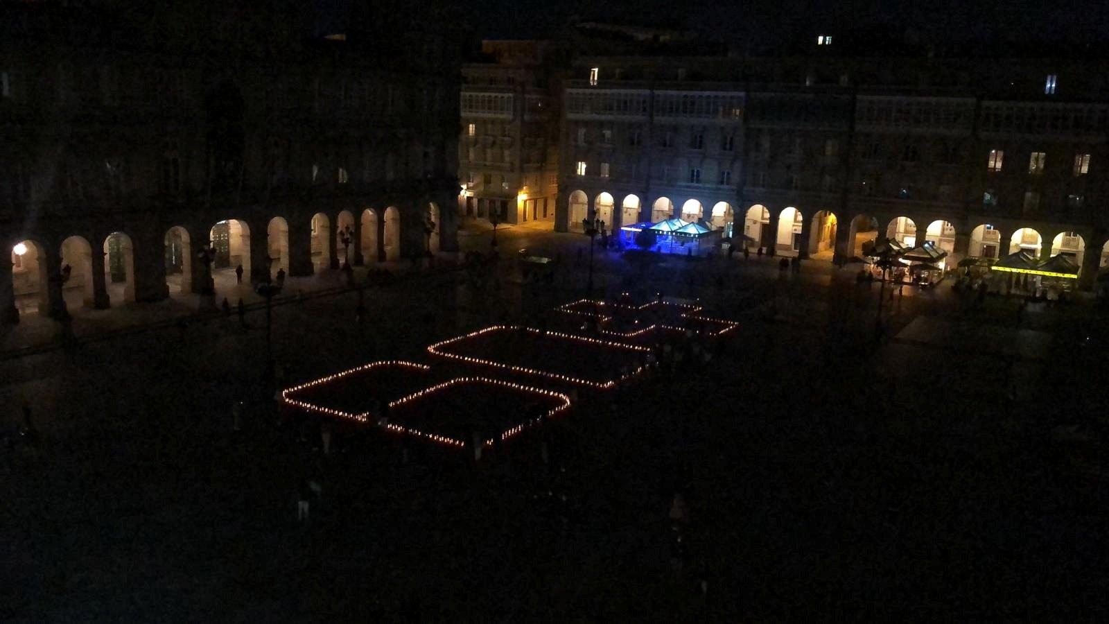 La plaza de María Pita apagada (Fuente: (@EloyTP)