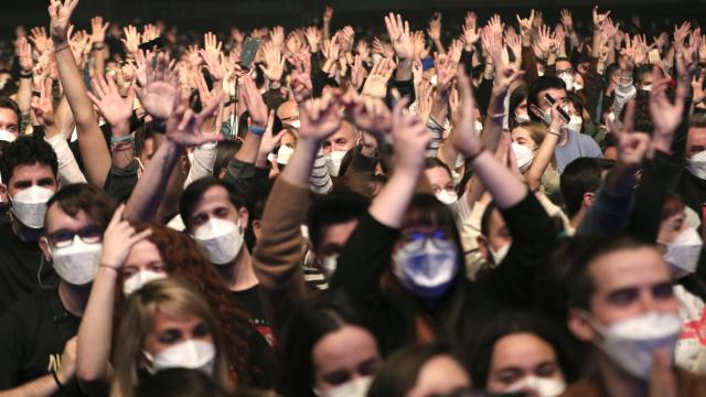 Espectadores del concierto de Love of lesbian.