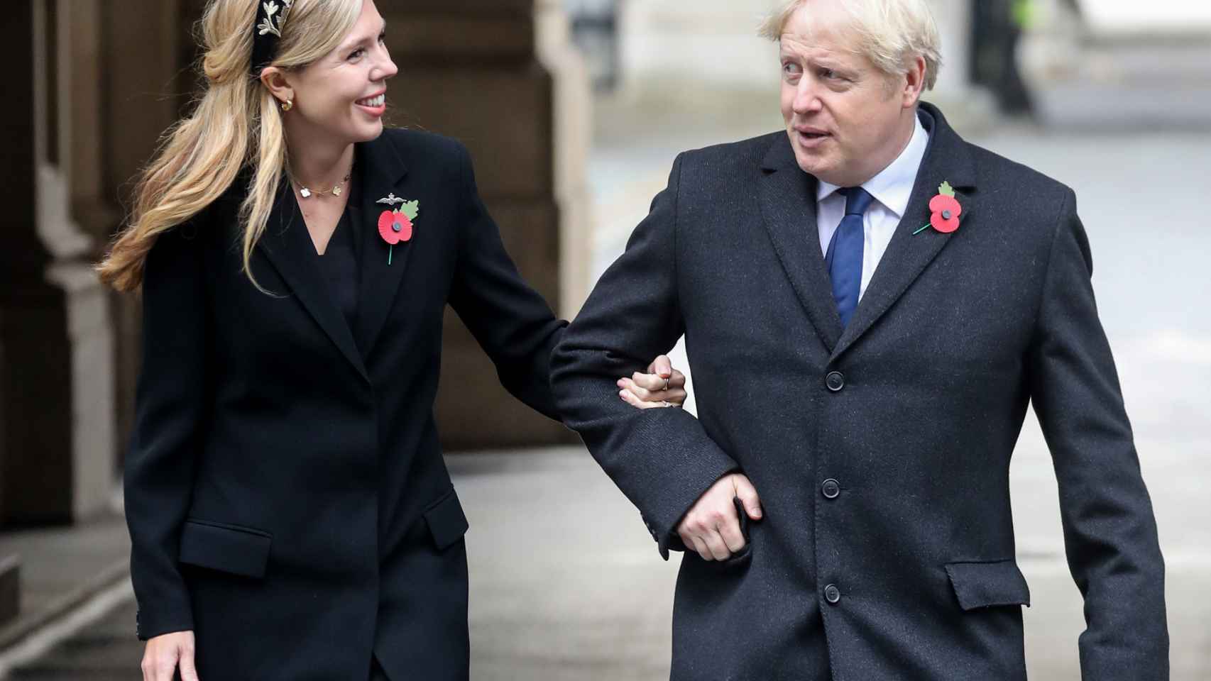 Boris Johnson y Carrie Symonds, su actual pareja.