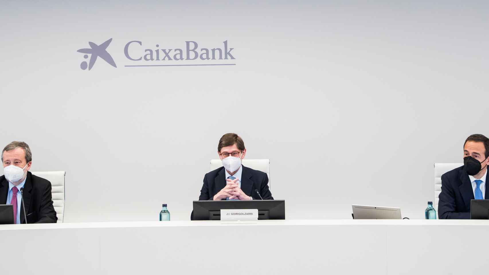 El presidente de CaixaBank, José Ignacio Goirigolzarri, junto al consejero delegado, Gonzalo Gortázar.