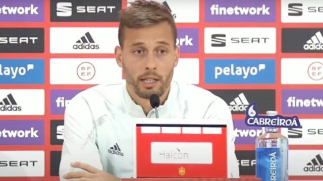 Sergio Canales, en rueda de prensa con la selección española