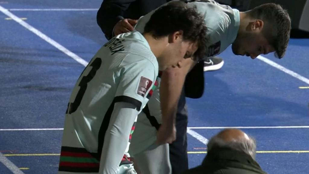 Joao Félix, lesionado durante el partido de Portugal