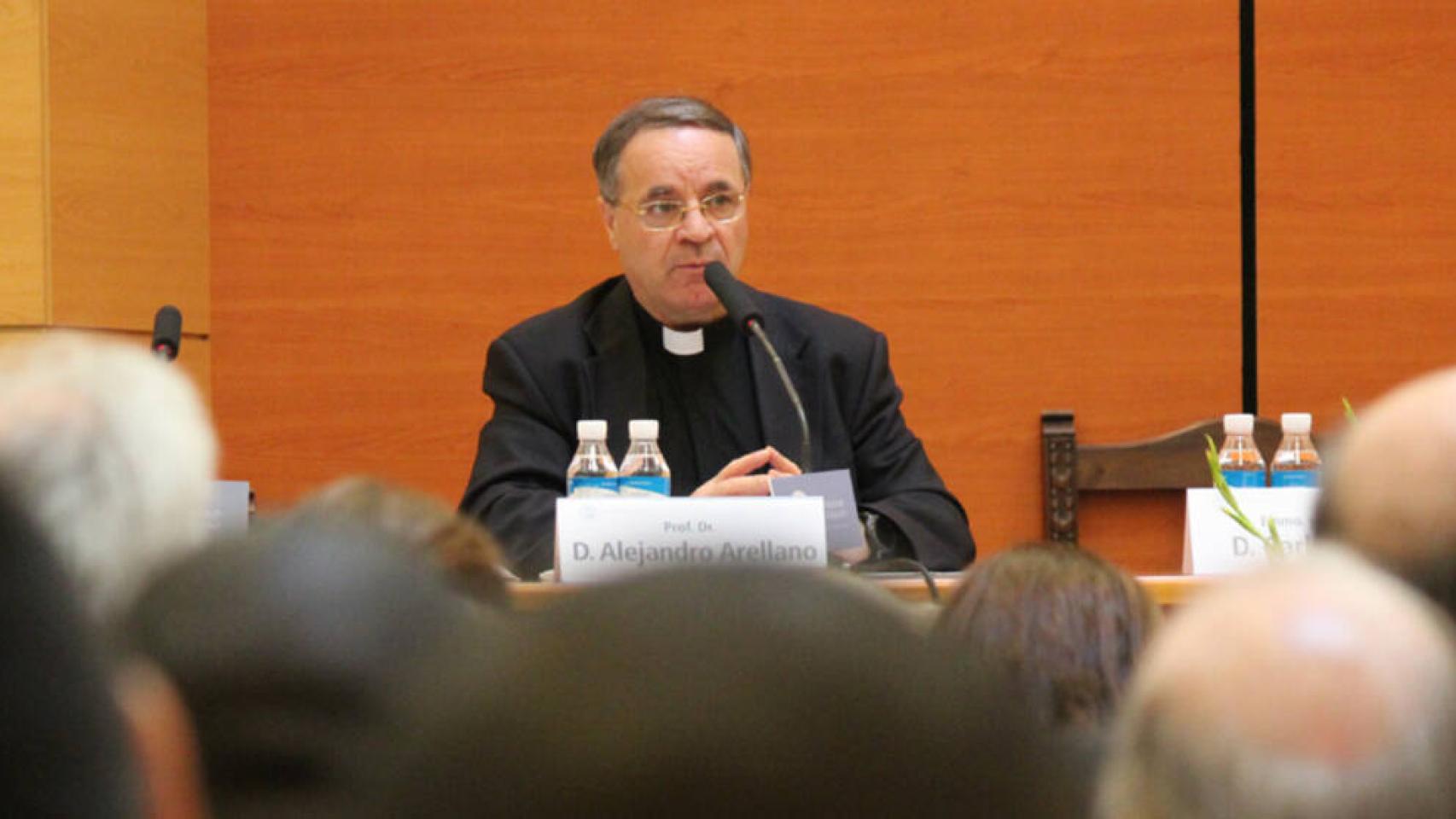 El sacerdote toledano Alejandro Arellano Cedillo (Foto: Universidad San Dámaso)