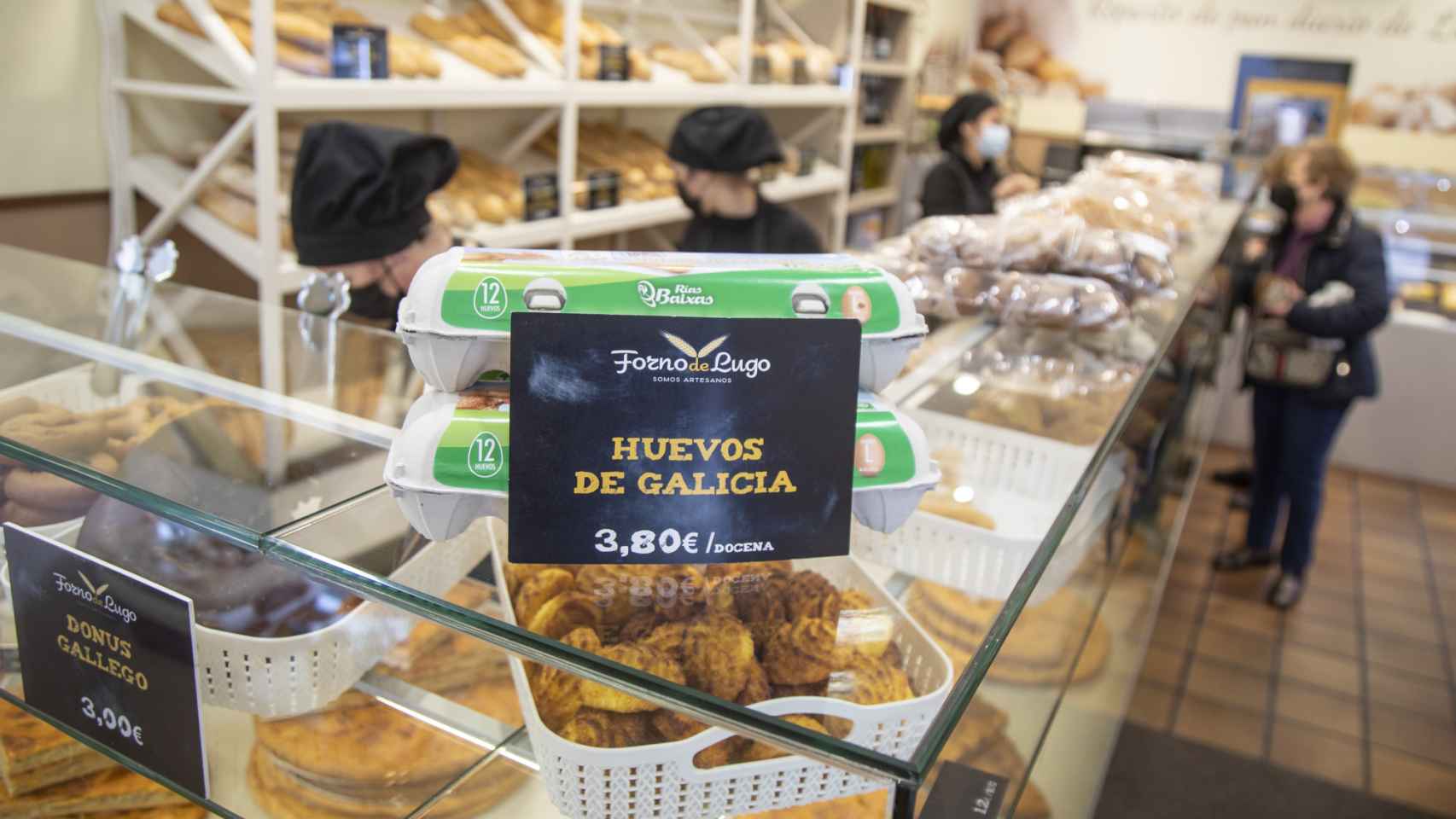 Aparte del pan, son muchos los productos traídos de Galicia y comerciados en el Forno de Lugo.