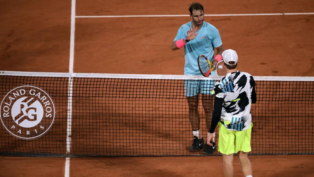 Rafa Nadal y Jannik Sinner, en Roland Garros 2020