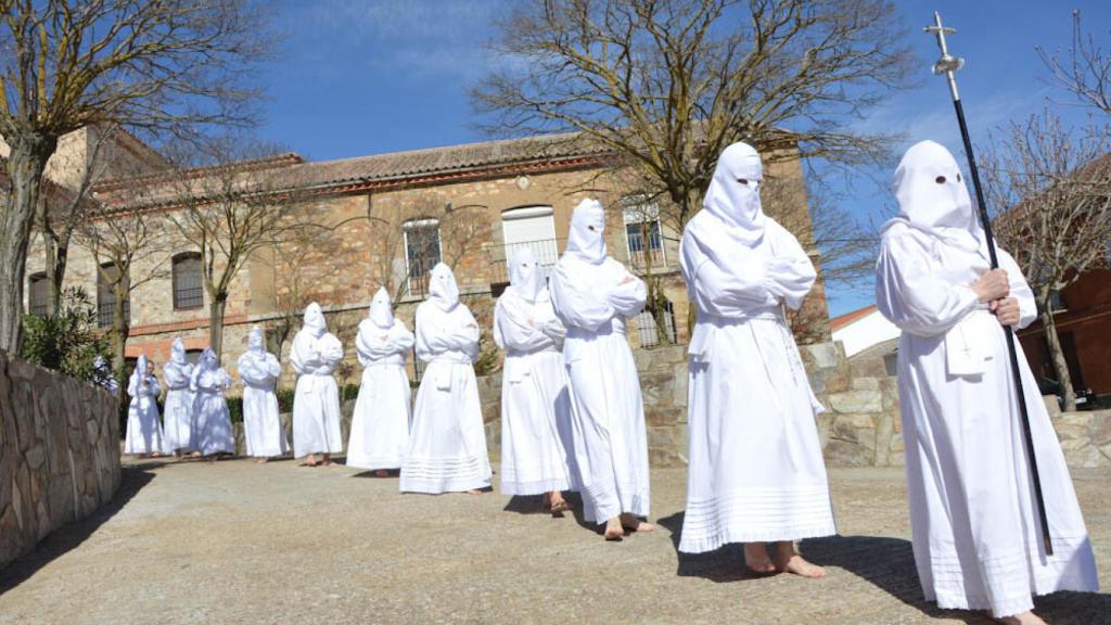 SEMANA SANTA |  Los penitentes de Villarrín de Campos en 2015 11