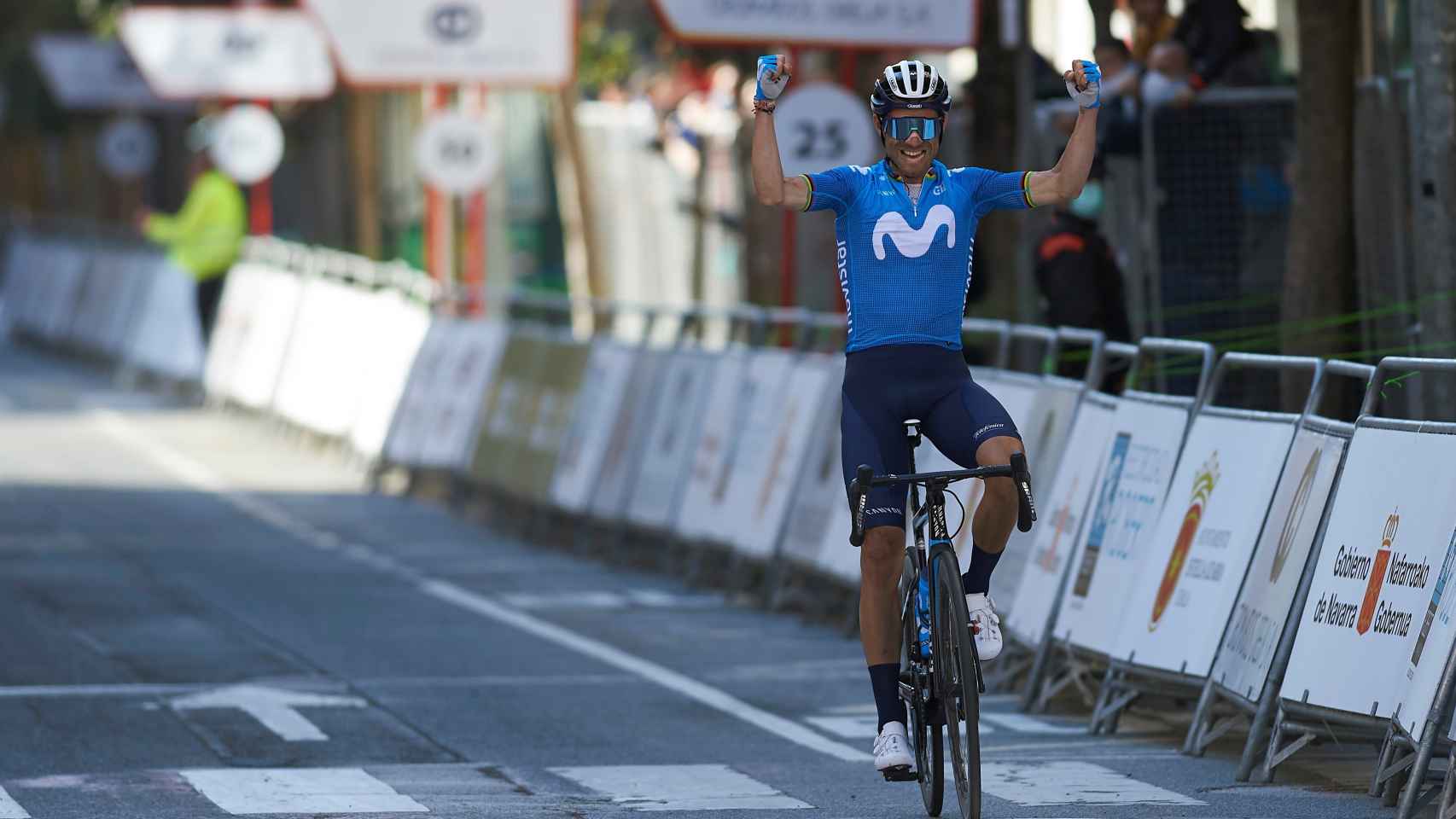 Alejandro Valverde celebra su triunfo en el Gran Premio Miguel Induráin
