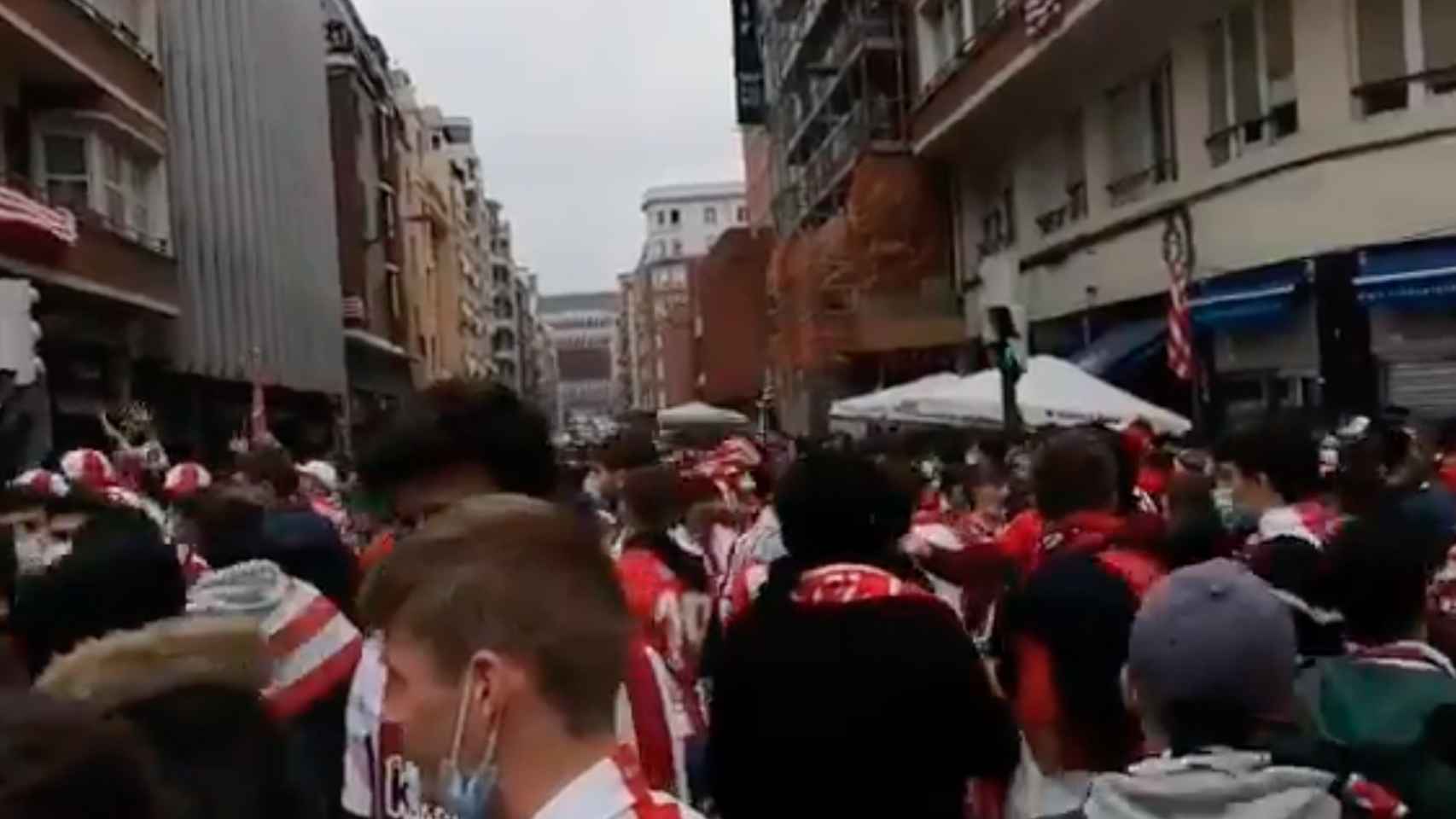 Aglomeraciones en las calles de Bilbao antes de la final de la Copa del Rey