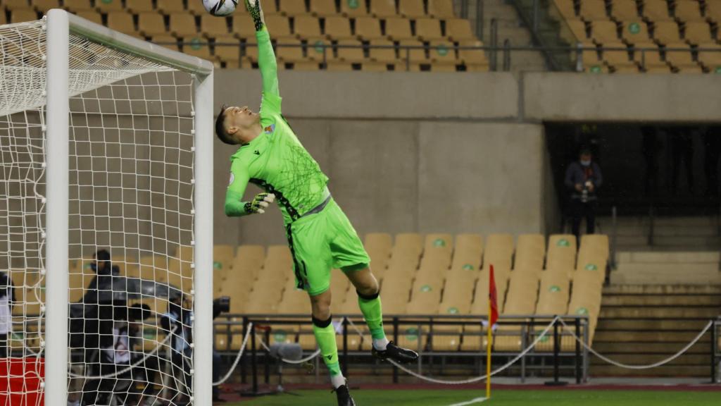 Parada de Álex Remiro, en la final de la Copa del Rey 2019/2020