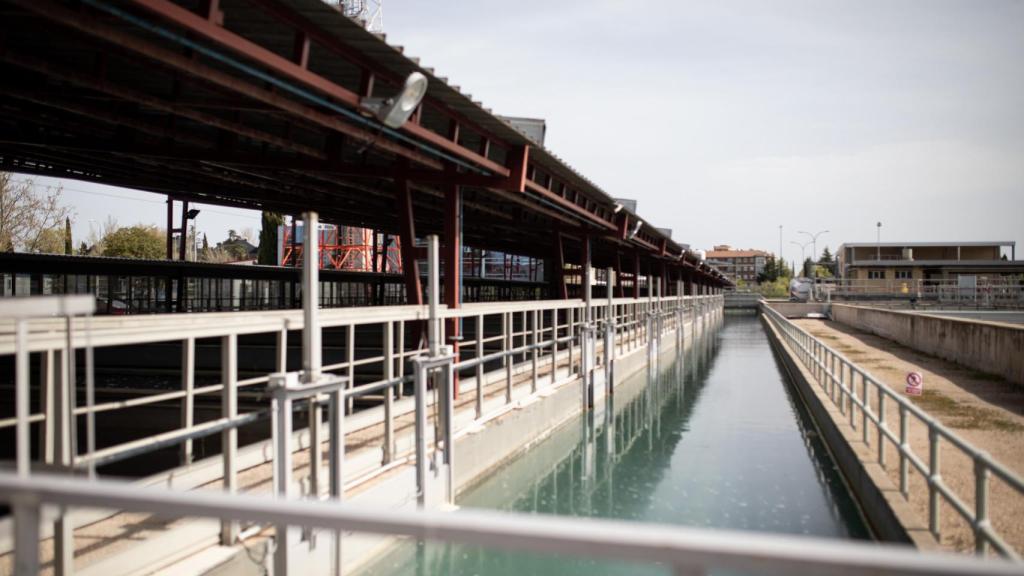 Una estación de tratamiento de agua potable.