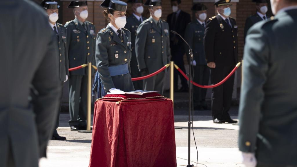 La teniente coronel Silvia Gil tomando posesión como jefa de la Comandancia de la Guardia Civil en Teruel.