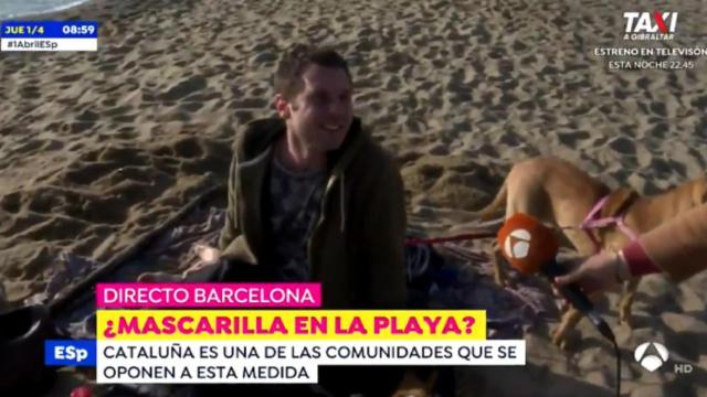 El turista que fue asaltado por la reportera en la Barceloneta.