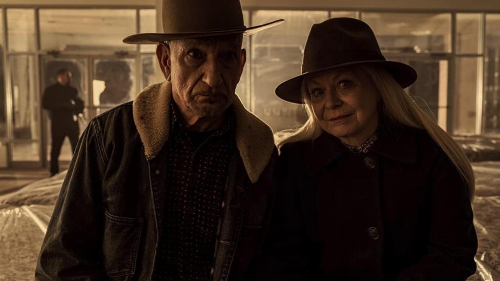 Ben Kingsley y Jacki Weaver en 'Perpetual Grace, LTD'.