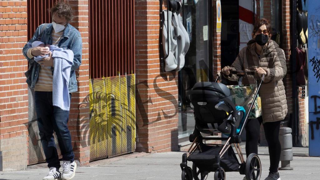 La pareja ha sido captada públicamente por primera vez desde que se convirtieron en padres.