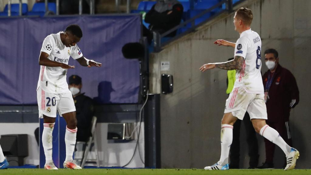 Vinicius agradece a Toni Kroos su pase de gol