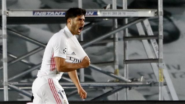 Marco Asensio celebra su gol, el segundo del Real Madrid, al Liverpool