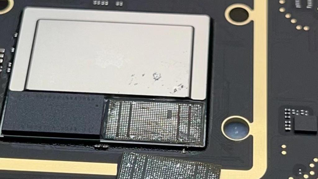 Modificar un Mac supone quitar chips de memoria directamente