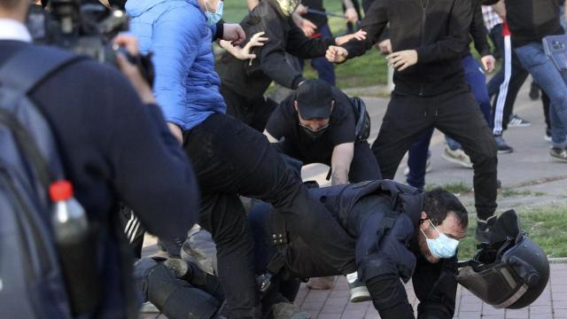 Agresiones a la policía en Vallecas.