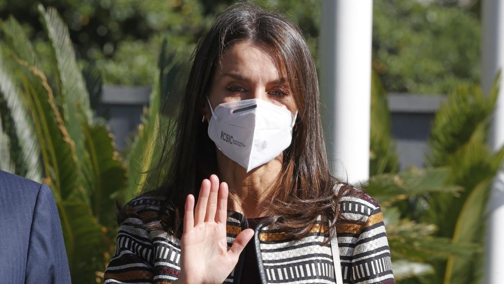 Letizia llegando a la reunión con la Fundación Mutua Madrileña.