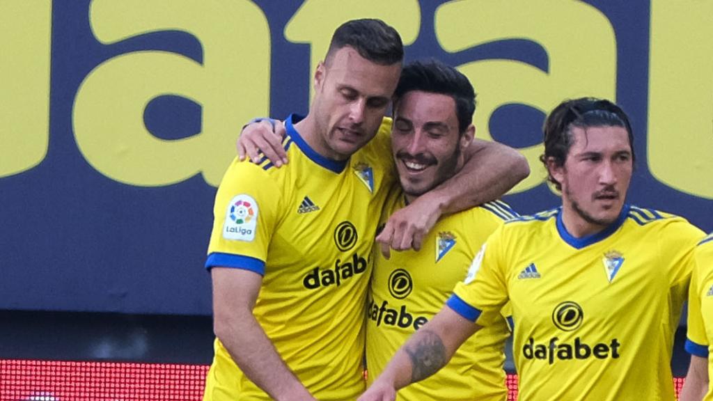 Juan Cala celebra un gol con el Cádiz