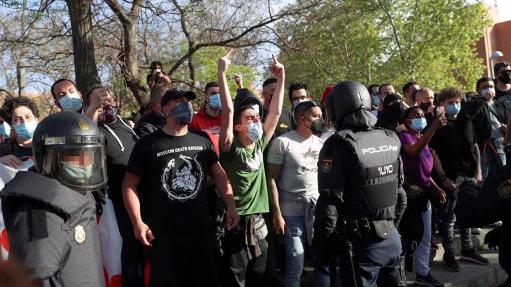 Vecinos de Vallecas convocan dos concentraciones en contra del acto de presentación de la candidatura de Rocío Monasterio.