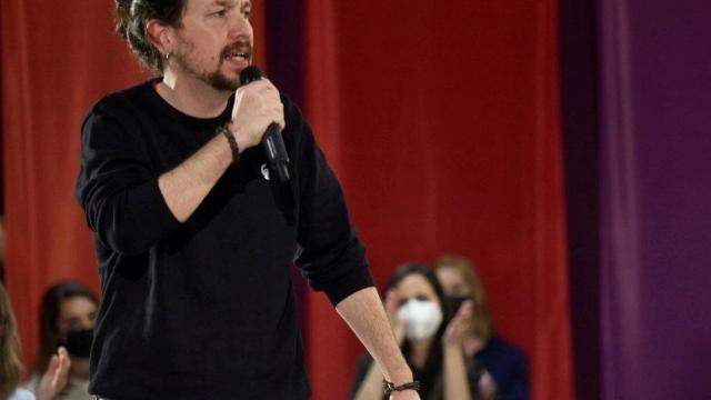 Pablo Iglesias durante un vídeo donde denuncia actos racistas en España.