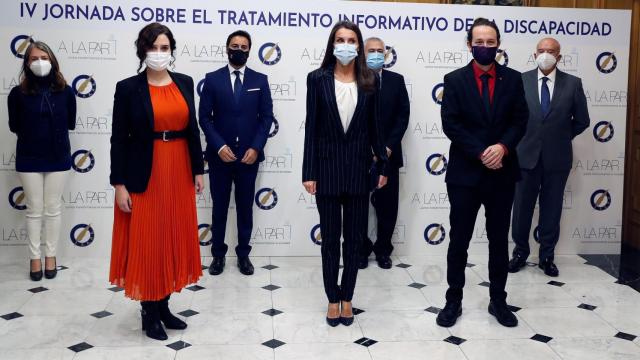 Isabel Díaz Ayuso y Pablo Iglesias, junto a la reina Letizia.