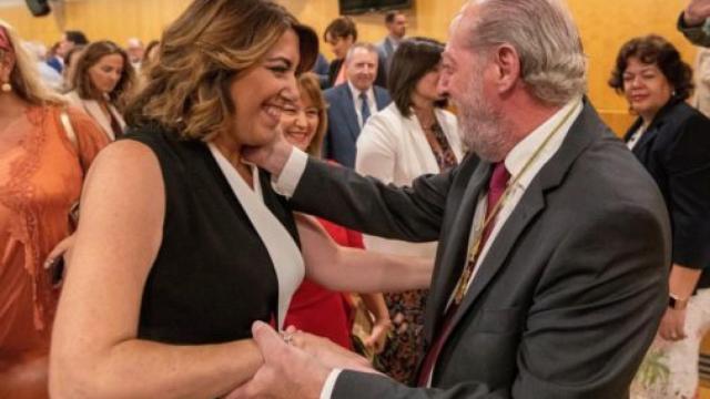 La secretaria general del PSOE-A, Susana Díaz, y el presidente de la Diputación de Sevilla, Fernando Rodríguez Villalobos.