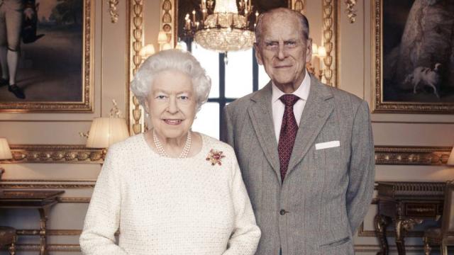 Felipe de Edimburgo junto a su esposa, la reina Isabel II de Inglaterra.