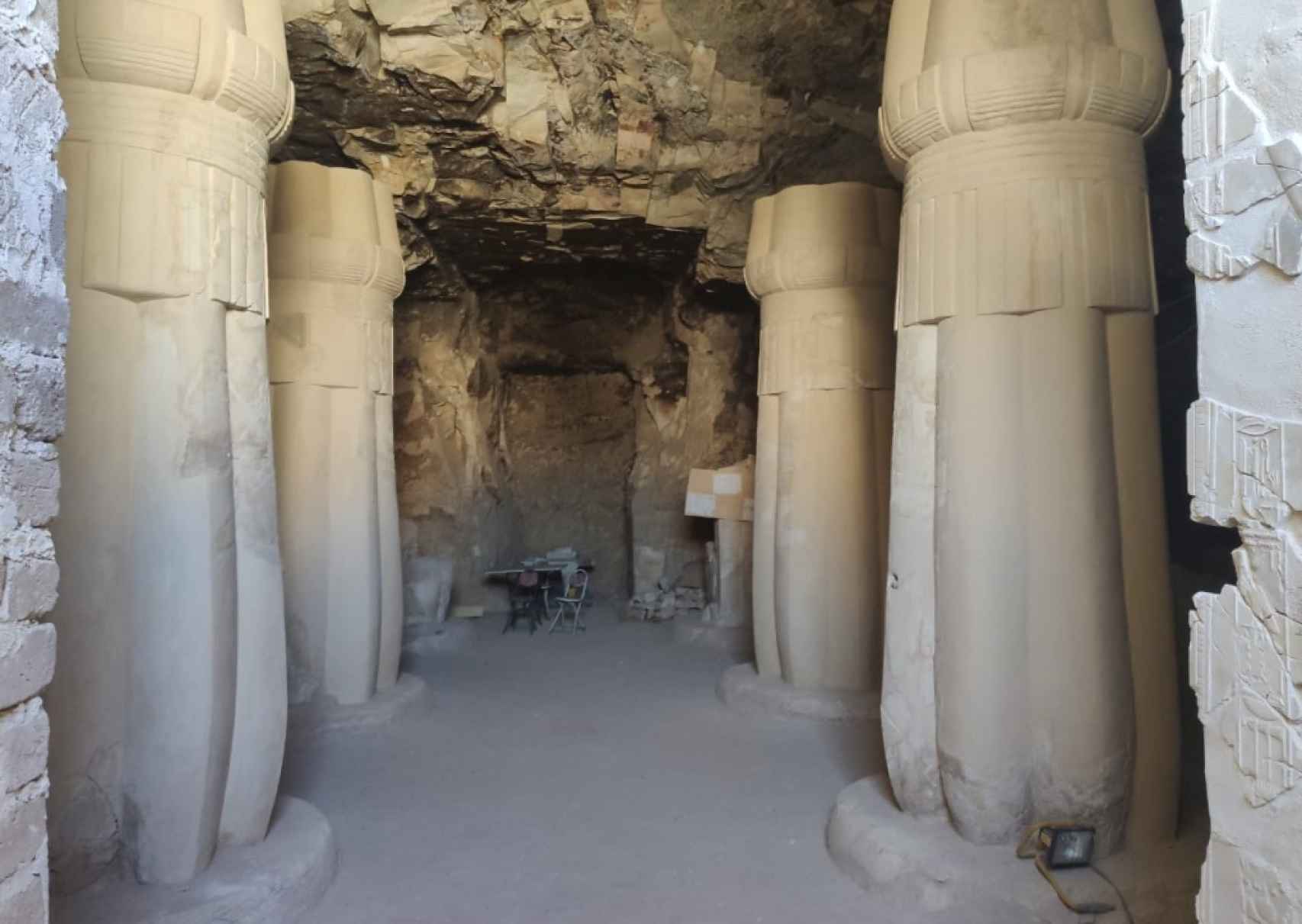 Proyecto de excavación del Instituto de Estudios del Antiguo Egipto en la tumba de Amenhotep Huy.
