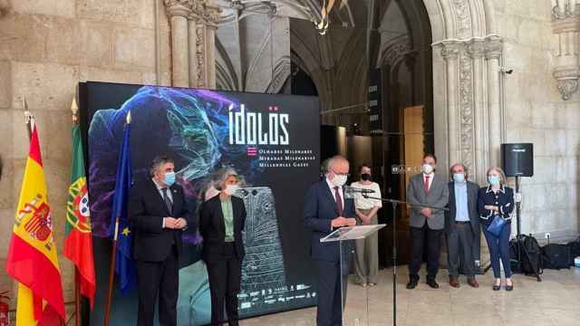 El director gerente del Marq Josep Albert Cortés en la presentación de 'Ídolos', junto a Uribes, Soler y Bueno.