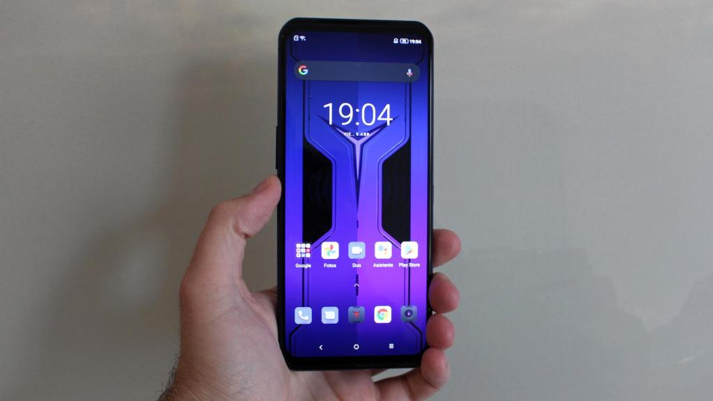 Parte frontal del Lenovo Legion Phone Duel 2.