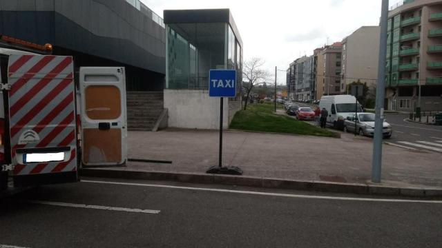 La parada de taxis provisional de Expocoruña.