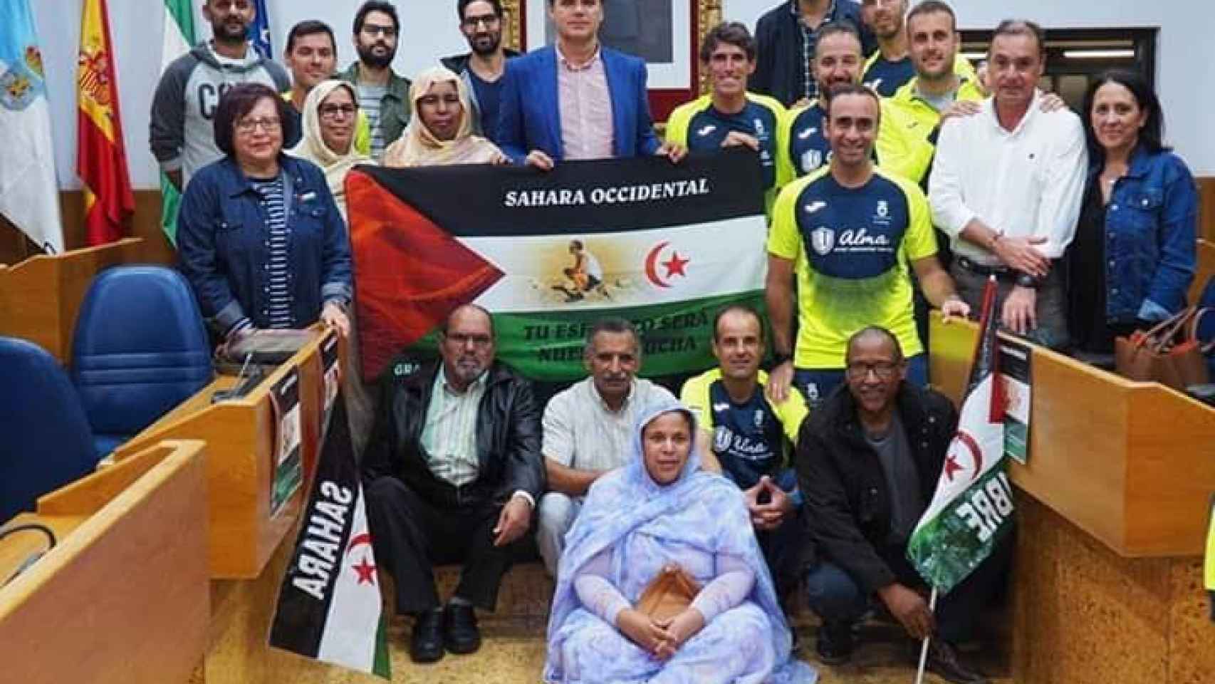 Juan Cala junto a miembros de la plataforma pro-saharaui que él lidera. Aparece el tercero por la derecha.