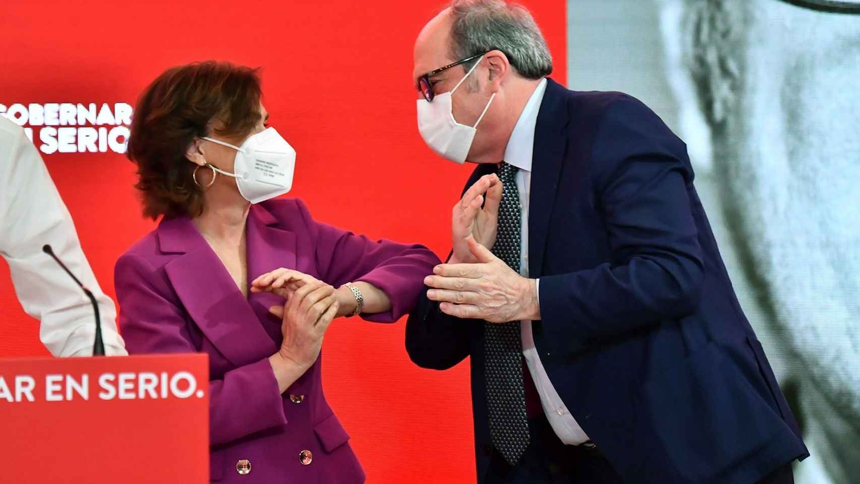 El candidato del PSOE a la Comunidad de Madrid, Ángel Gabilondo, junto a la vicepresidenta primera del Gobierno, Carmen Calvo.