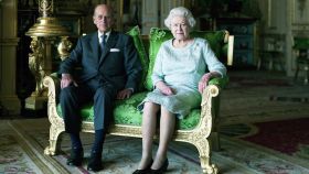 La reina Isabel II y su marido en uno de los múltiples posados protagonizados durante sus más de 70 años de matrimonio.