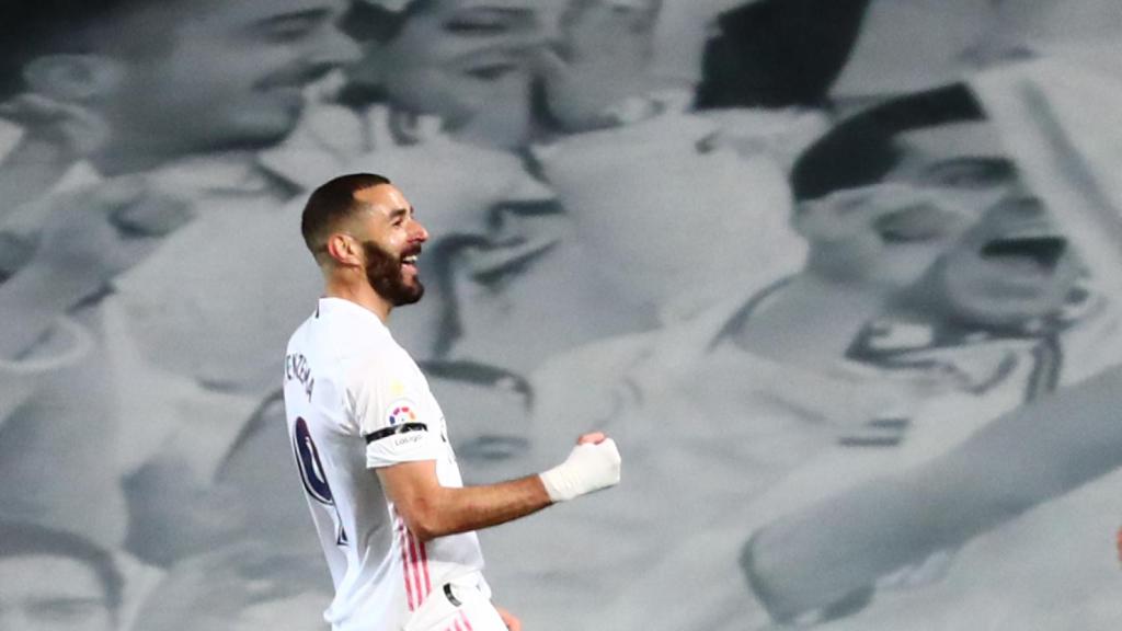 Karim Benzema celebra un gol en el Alfredo Di Stéfano