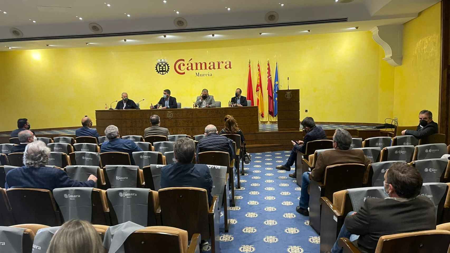 Reunión del Círculo del Agua que se ha celebrado en la Cámara de Comercio de Murcia.