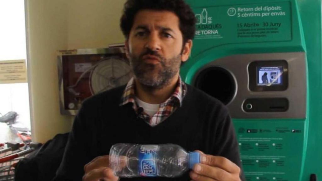 Miquel Roset, director de la asociación ecologista Retorna, durante la prueba piloto del SDDR.