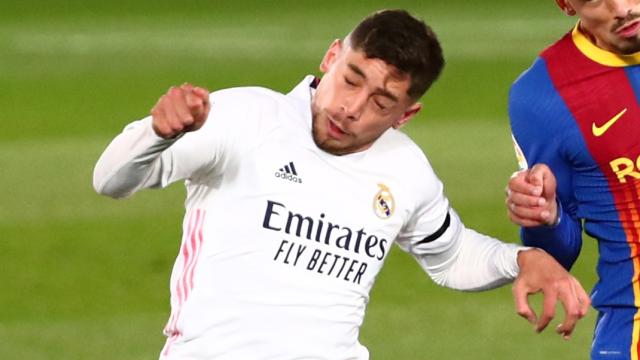 Fede Valverde, durante El Clásico frente al Barça en el Alfredo Di Stéfano