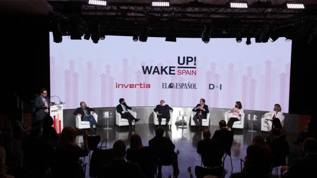 Los ponentes de la mesa Next Generation, Pepe Álvarez, Federico Linares, Antonio Garamendi, Pilar López y Cristina Garmendia, con el moderador Rafael Navarro.