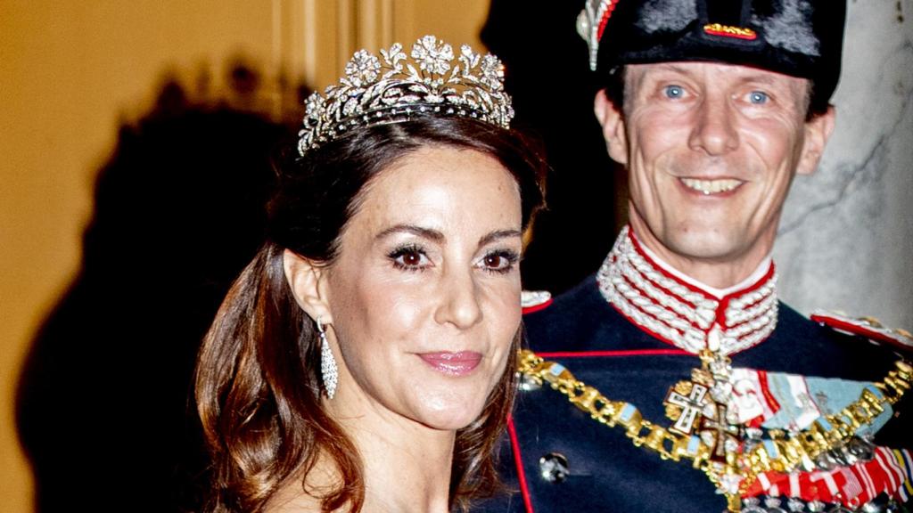 Marie y Joaquín de Dinamarca, durante una recepción con la Casa Real danesa.