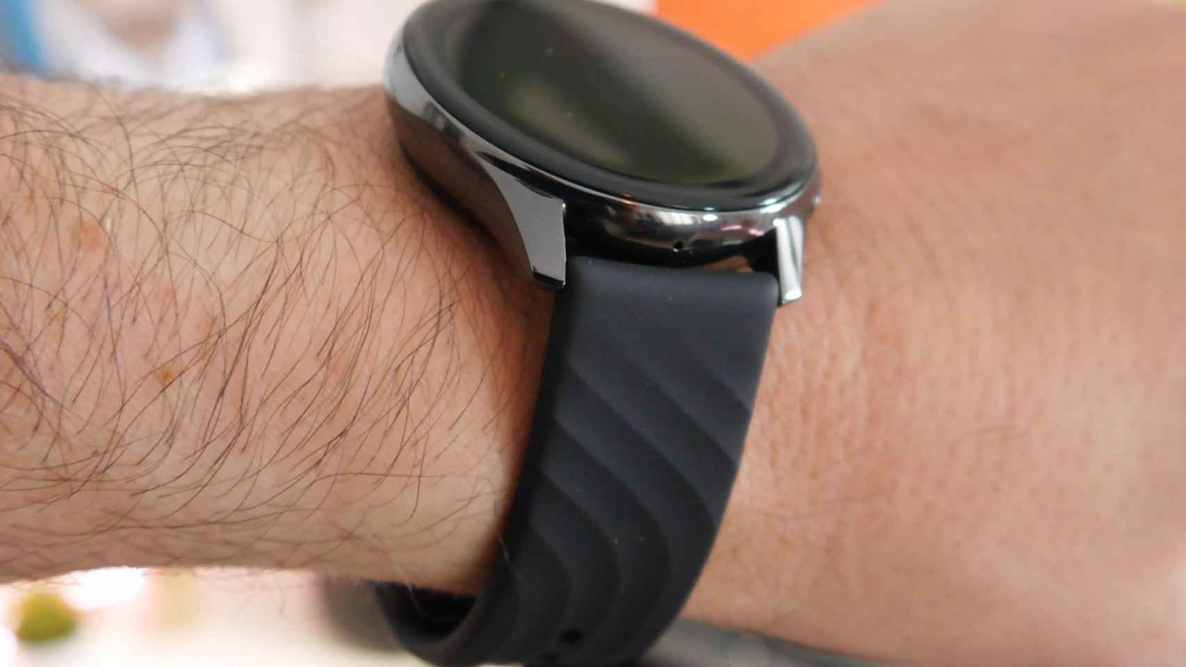 El OnePlus Watch se actualiza con muchos cambios