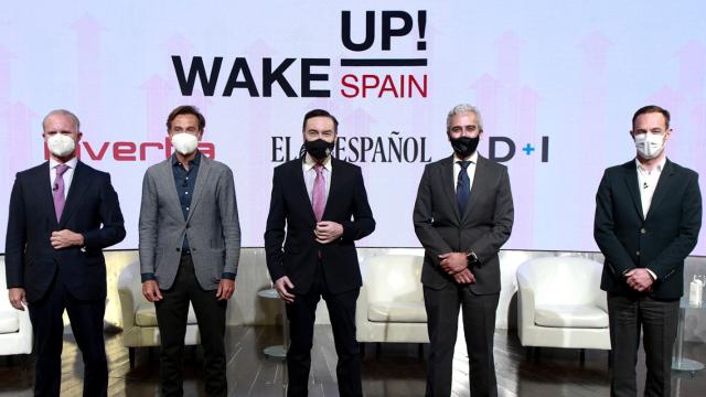 Leopoldo Satrústegui (Hyundai), Manuel Terroba (BMW), Pedro J. Ramírez (El Español), José Antonio León Capitán (Stellantis) y Sébastien Guigues (Renault).