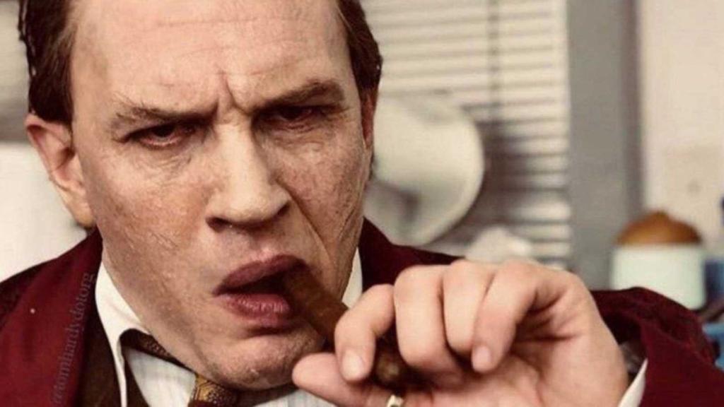 Tom Hardy como Capone.