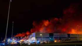 Incendio en tres naves industriales de Seseña. Foto: EUROPA PRESS / DAVID CASERO - MOSS VOODO -